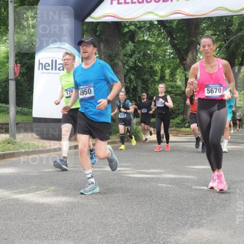 29.06.2025 - hella hamburg halbmarathon KatJ http://msf.ph/oto/8527802 29.06.2025 10:55:03 Zwischen KM18-KM19 1785, 2594, 2852, 4950, 5670, 6014, 7741, 8217 meine-sportfotos.de