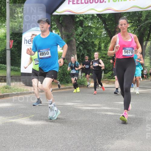 29.06.2025 - hella hamburg halbmarathon KatJ http://msf.ph/oto/8527808 29.06.2025 10:55:03 Zwischen KM18-KM19 1785, 2594, 2852, 4950, 5670, 6014, 7741, 8217 meine-sportfotos.de