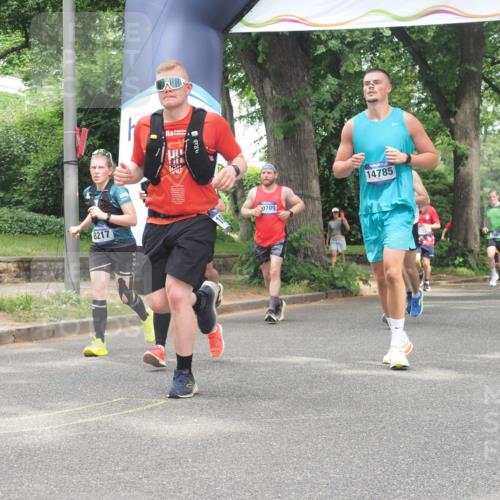 29.06.2025 - hella hamburg halbmarathon KatJ http://msf.ph/oto/8527850 29.06.2025 10:55:05 Zwischen KM18-KM19 1785, 2594, 4950, 5670, 6014, 7741, 8217 meine-sportfotos.de