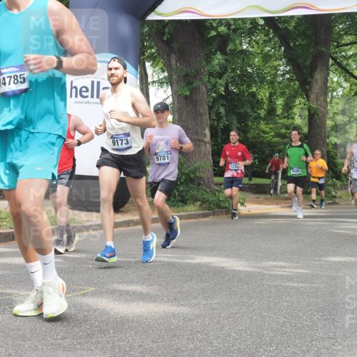29.06.2025 - hella hamburg halbmarathon KatJ http://msf.ph/oto/8527860 29.06.2025 10:55:07 Zwischen KM18-KM19 1785, 4950, 5670, 7741, 7846, 8217 meine-sportfotos.de