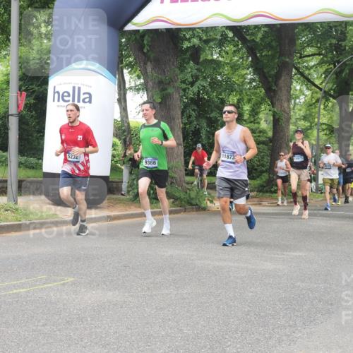 29.06.2025 - hella hamburg halbmarathon KatJ http://msf.ph/oto/8527910 29.06.2025 10:55:09 Zwischen KM18-KM19 1785, 4950, 5232, 5670, 7846, 8217 meine-sportfotos.de