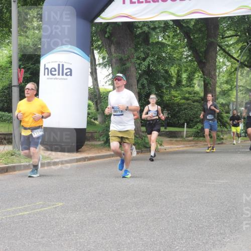 29.06.2025 - hella hamburg halbmarathon KatJ http://msf.ph/oto/8527958 29.06.2025 10:55:13 Zwischen KM18-KM19 5232, 7846 meine-sportfotos.de