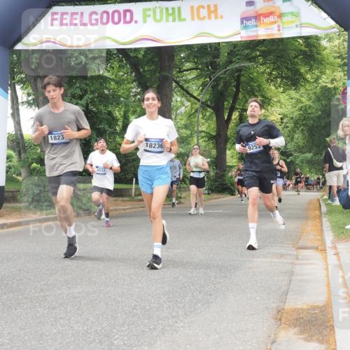 29.06.2025 - hella hamburg halbmarathon KatJ http://msf.ph/oto/8528059 29.06.2025 10:55:18 Zwischen KM18-KM19 4032 meine-sportfotos.de