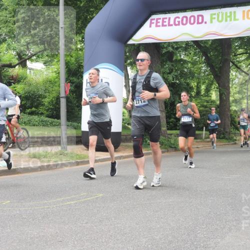 29.06.2025 - hella hamburg halbmarathon KatJ http://msf.ph/oto/8528160 29.06.2025 10:55:24 Zwischen KM18-KM19 2712, 4032, 6822, 8147 meine-sportfotos.de