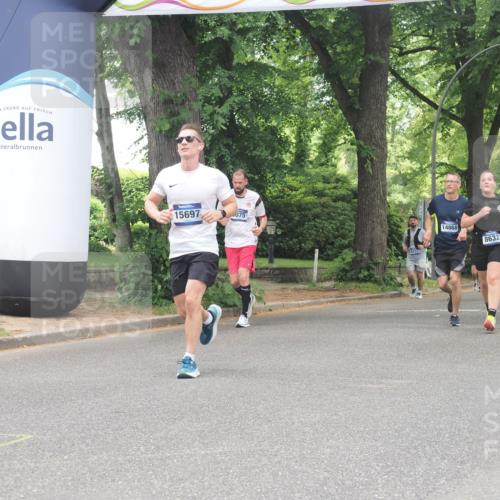 29.06.2025 - hella hamburg halbmarathon KatJ http://msf.ph/oto/8528242 29.06.2025 10:55:30 Zwischen KM18-KM19 4492, 6822, 8147 meine-sportfotos.de