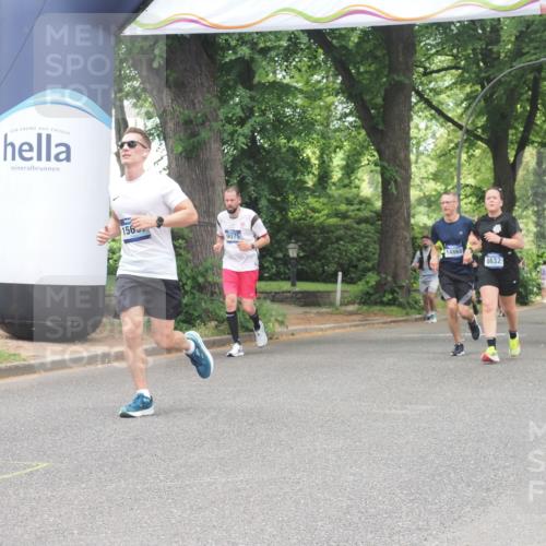 29.06.2025 - hella hamburg halbmarathon KatJ http://msf.ph/oto/8528254 29.06.2025 10:55:31 Zwischen KM18-KM19 4492, 8147, 8632 meine-sportfotos.de