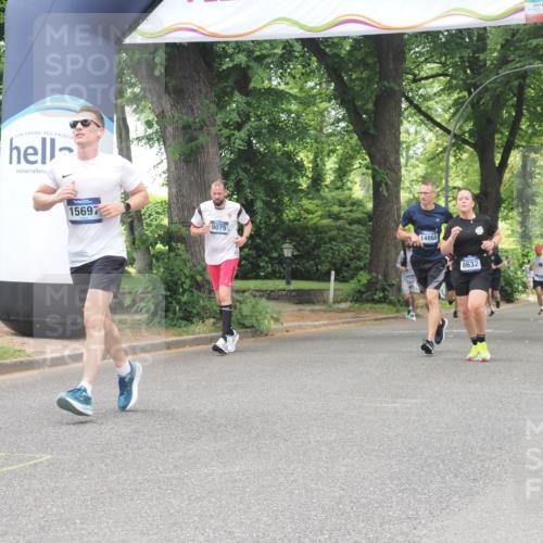 29.06.2025 - hella hamburg halbmarathon KatJ http://msf.ph/oto/8528263 29.06.2025 10:55:31 Zwischen KM18-KM19 4492, 8147, 8632 meine-sportfotos.de