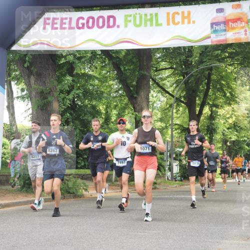 29.06.2025 - hella hamburg halbmarathon KatJ http://msf.ph/oto/8528346 29.06.2025 10:55:37 Zwischen KM18-KM19 1071, 3154, 4492, 8263, 8632 meine-sportfotos.de