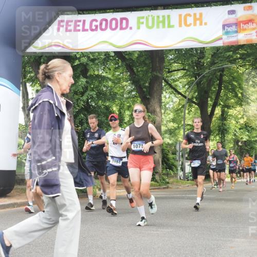 29.06.2025 - hella hamburg halbmarathon KatJ http://msf.ph/oto/8528364 29.06.2025 10:55:37 Zwischen KM18-KM19 1071, 3154, 4492, 8263, 8632 meine-sportfotos.de