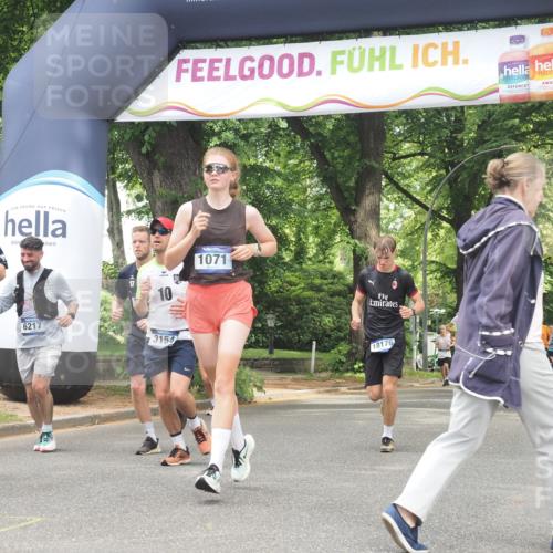 29.06.2025 - hella hamburg halbmarathon KatJ http://msf.ph/oto/8528396 29.06.2025 10:55:38 Zwischen KM18-KM19 1071, 3154, 6217, 8263, 8632 meine-sportfotos.de
