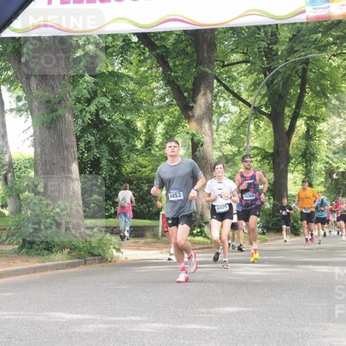 29.06.2025 - hella hamburg halbmarathon KatJ http://msf.ph/oto/8528441 29.06.2025 10:55:41 Zwischen KM18-KM19 1071, 1610, 2281, 3154, 4453, 6026, 6217, 8263 meine-sportfotos.de