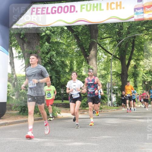 29.06.2025 - hella hamburg halbmarathon KatJ http://msf.ph/oto/8528472 29.06.2025 10:55:42 Zwischen KM18-KM19 1071, 1610, 2281, 3154, 4453, 6026, 6217, 8263 meine-sportfotos.de