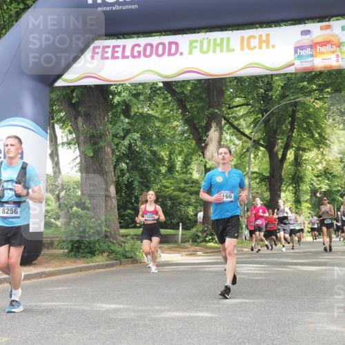 29.06.2025 - hella hamburg halbmarathon KatJ http://msf.ph/oto/8528567 29.06.2025 10:55:49 Zwischen KM18-KM19 1610, 5166, 6026, 8256, 8563 meine-sportfotos.de
