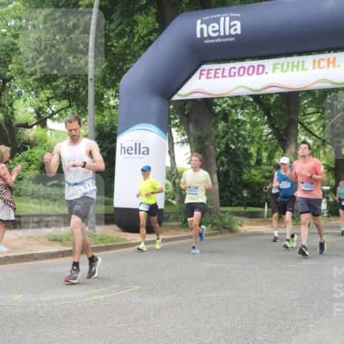 29.06.2025 - hella hamburg halbmarathon KatJ http://msf.ph/oto/8528684 29.06.2025 10:55:59 Zwischen KM18-KM19 1406, 3025, 3262, 4663, 5176, 6028, 6083, 7802 meine-sportfotos.de