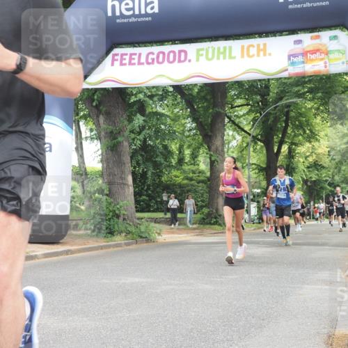 29.06.2025 - hella hamburg halbmarathon KatJ http://msf.ph/oto/8528859 29.06.2025 10:56:08 Zwischen KM18-KM19 2942, 4649 meine-sportfotos.de