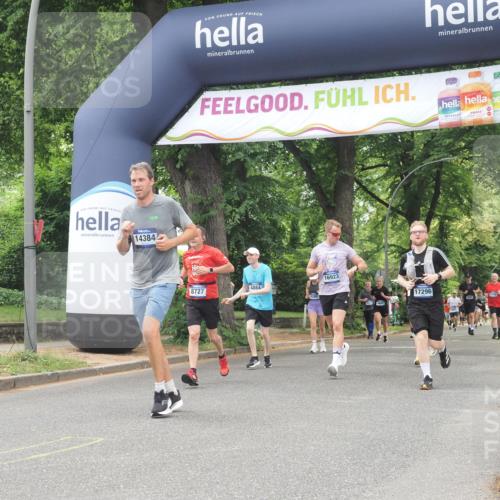 29.06.2025 - hella hamburg halbmarathon KatJ http://msf.ph/oto/8528977 29.06.2025 10:56:14 Zwischen KM18-KM19 4649, 4864, 8727 meine-sportfotos.de