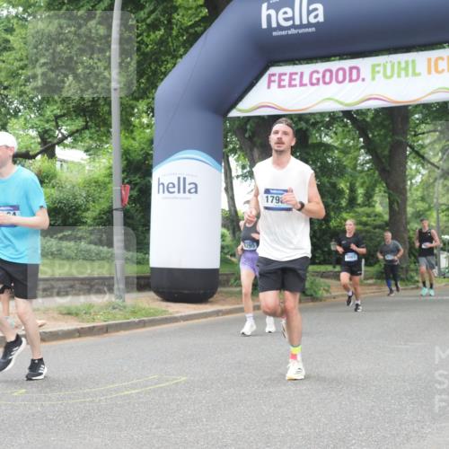 29.06.2025 - hella hamburg halbmarathon KatJ http://msf.ph/oto/8529050 29.06.2025 10:56:17 Zwischen KM18-KM19 4864, 4962, 6295, 8727 meine-sportfotos.de