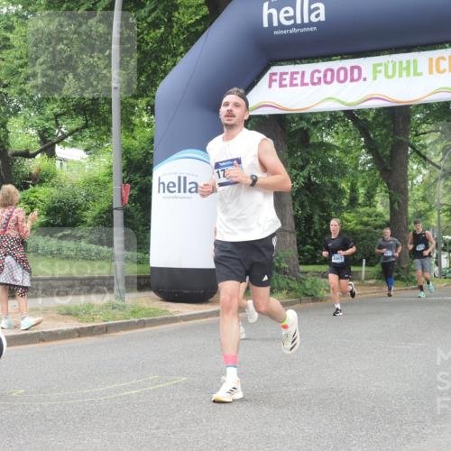 29.06.2025 - hella hamburg halbmarathon KatJ http://msf.ph/oto/8529059 29.06.2025 10:56:17 Zwischen KM18-KM19 4864, 4962, 6295, 8727 meine-sportfotos.de