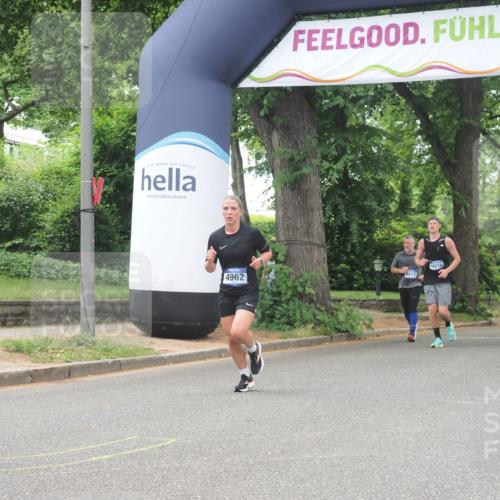 29.06.2025 - hella hamburg halbmarathon KatJ http://msf.ph/oto/8529065 29.06.2025 10:56:18 Zwischen KM18-KM19 2288, 4864, 4962, 6295, 8727 meine-sportfotos.de