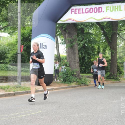 29.06.2025 - hella hamburg halbmarathon KatJ http://msf.ph/oto/8529081 29.06.2025 10:56:19 Zwischen KM18-KM19 2288, 4864, 4962, 6295, 8727 meine-sportfotos.de