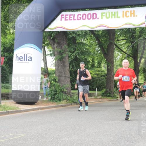 29.06.2025 - hella hamburg halbmarathon KatJ http://msf.ph/oto/8529100 29.06.2025 10:56:20 Zwischen KM18-KM19 2288, 3091, 4864, 4962, 6295, 8727 meine-sportfotos.de