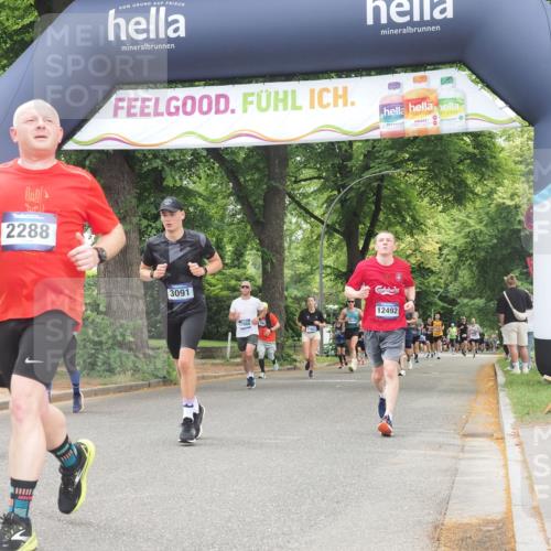 29.06.2025 - hella hamburg halbmarathon KatJ http://msf.ph/oto/8529144 29.06.2025 10:56:22 Zwischen KM18-KM19 2288, 3091, 4962, 6295, 8614 meine-sportfotos.de