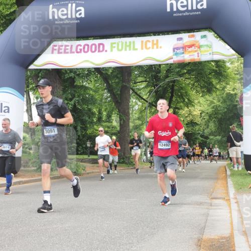 29.06.2025 - hella hamburg halbmarathon KatJ http://msf.ph/oto/8529160 29.06.2025 10:56:22 Zwischen KM18-KM19 2288, 3091, 4962, 6295, 8614 meine-sportfotos.de