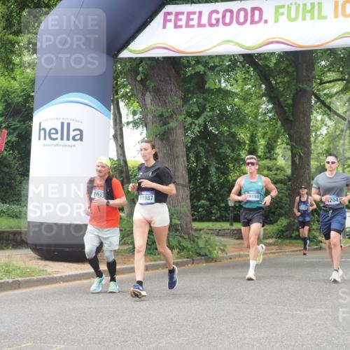 29.06.2025 - hella hamburg halbmarathon KatJ http://msf.ph/oto/8529196 29.06.2025 10:56:25 Zwischen KM18-KM19 2288, 3091, 4204, 8614 meine-sportfotos.de