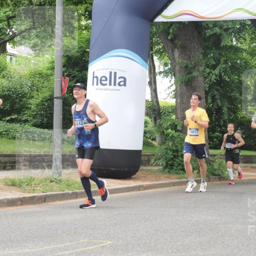 29.06.2025 - hella hamburg halbmarathon KatJ http://msf.ph/oto/8529272 29.06.2025 10:56:31 Zwischen KM18-KM19 1032, 4204, 5242 meine-sportfotos.de