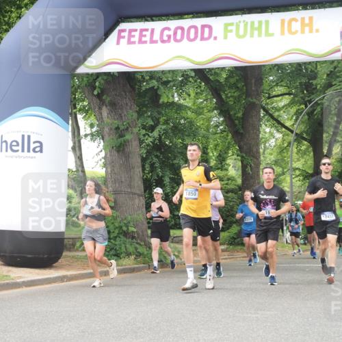 29.06.2025 - hella hamburg halbmarathon KatJ http://msf.ph/oto/8529321 29.06.2025 10:56:34 Zwischen KM18-KM19 1032, 1850, 5191, 5242 meine-sportfotos.de