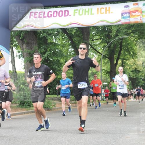 29.06.2025 - hella hamburg halbmarathon KatJ http://msf.ph/oto/8529367 29.06.2025 10:56:36 Zwischen KM18-KM19 1745, 1766, 1850, 5191, 5242, 6664 meine-sportfotos.de