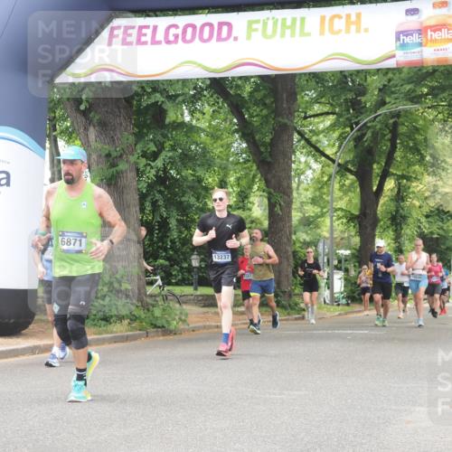 29.06.2025 - hella hamburg halbmarathon KatJ http://msf.ph/oto/8529490 29.06.2025 10:56:42 Zwischen KM18-KM19 1745, 1766, 1830, 2359, 6664, 6871 meine-sportfotos.de