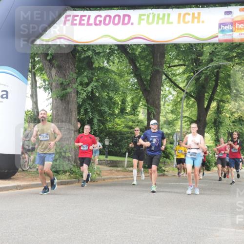 29.06.2025 - hella hamburg halbmarathon KatJ http://msf.ph/oto/8529512 29.06.2025 10:56:44 Zwischen KM18-KM19 1745, 1766, 1830, 2359, 6871 meine-sportfotos.de