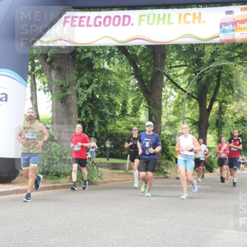 29.06.2025 - hella hamburg halbmarathon KatJ http://msf.ph/oto/8529522 29.06.2025 10:56:44 Zwischen KM18-KM19 1745, 1766, 1830, 2359, 6871 meine-sportfotos.de