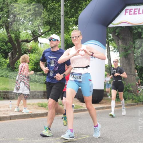 29.06.2025 - hella hamburg halbmarathon KatJ http://msf.ph/oto/8529557 29.06.2025 10:56:47 Zwischen KM18-KM19 1347, 6871 meine-sportfotos.de