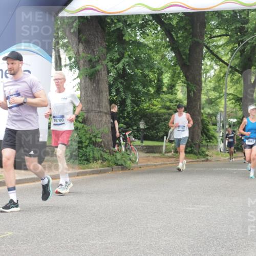 29.06.2025 - hella hamburg halbmarathon KatJ http://msf.ph/oto/8529659 29.06.2025 10:56:58 Zwischen KM18-KM19  meine-sportfotos.de