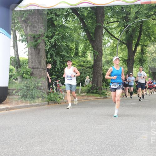 29.06.2025 - hella hamburg halbmarathon KatJ http://msf.ph/oto/8529668 29.06.2025 10:56:59 Zwischen KM18-KM19  meine-sportfotos.de