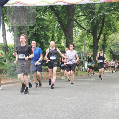 29.06.2025 - hella hamburg halbmarathon KatJ http://msf.ph/oto/8529749 29.06.2025 10:57:08 Zwischen KM18-KM19 2055, 2277, 3834, 3844, 8755 meine-sportfotos.de