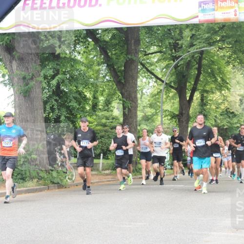 29.06.2025 - hella hamburg halbmarathon KatJ http://msf.ph/oto/8529854 29.06.2025 10:57:16 Zwischen KM18-KM19 1527, 2277, 3834, 5845 meine-sportfotos.de
