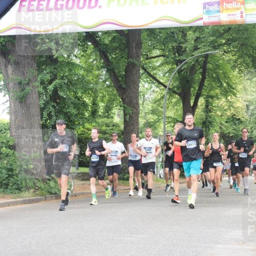 29.06.2025 - hella hamburg halbmarathon KatJ http://msf.ph/oto/8529856 29.06.2025 10:57:16 Zwischen KM18-KM19 1527, 2277, 3834, 5845 meine-sportfotos.de