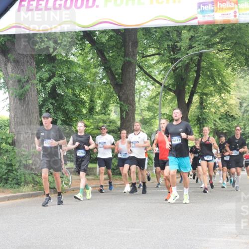 29.06.2025 - hella hamburg halbmarathon KatJ http://msf.ph/oto/8529863 29.06.2025 10:57:17 Zwischen KM18-KM19 1527, 3729, 5845 meine-sportfotos.de