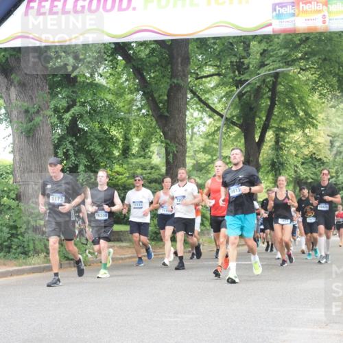 29.06.2025 - hella hamburg halbmarathon KatJ http://msf.ph/oto/8529864 29.06.2025 10:57:17 Zwischen KM18-KM19 1527, 3729, 5845 meine-sportfotos.de