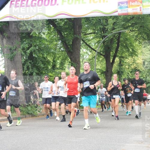 29.06.2025 - hella hamburg halbmarathon KatJ http://msf.ph/oto/8529872 29.06.2025 10:57:18 Zwischen KM18-KM19 1173, 1527, 3729 meine-sportfotos.de