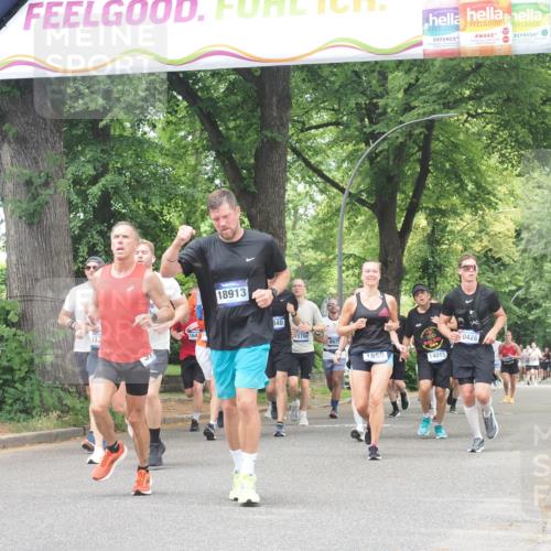 29.06.2025 - hella hamburg halbmarathon KatJ http://msf.ph/oto/8529880 29.06.2025 10:57:18 Zwischen KM18-KM19 1173, 1527, 3729 meine-sportfotos.de