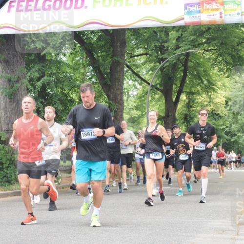 29.06.2025 - hella hamburg halbmarathon KatJ http://msf.ph/oto/8529886 29.06.2025 10:57:19 Zwischen KM18-KM19 1173, 1527, 1859, 3729, 7209, 7840 meine-sportfotos.de