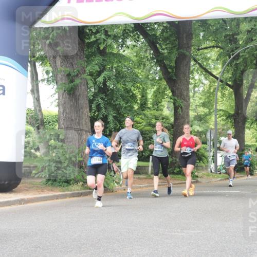 29.06.2025 - hella hamburg halbmarathon KatJ http://msf.ph/oto/8529984 29.06.2025 10:57:26 Zwischen KM18-KM19 1173, 1859, 2990, 3691, 5423, 7209, 7840 meine-sportfotos.de