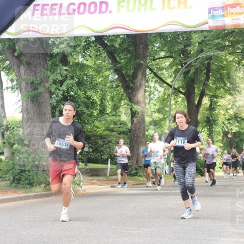 29.06.2025 - hella hamburg halbmarathon KatJ http://msf.ph/oto/8530042 29.06.2025 10:57:33 Zwischen KM18-KM19 2110 meine-sportfotos.de