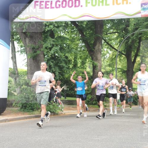 29.06.2025 - hella hamburg halbmarathon KatJ http://msf.ph/oto/8530091 29.06.2025 10:57:36 Zwischen KM18-KM19 1213, 2110, 4007 meine-sportfotos.de