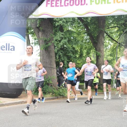 29.06.2025 - hella hamburg halbmarathon KatJ http://msf.ph/oto/8530112 29.06.2025 10:57:37 Zwischen KM18-KM19 1213, 2110, 4007, 8055 meine-sportfotos.de