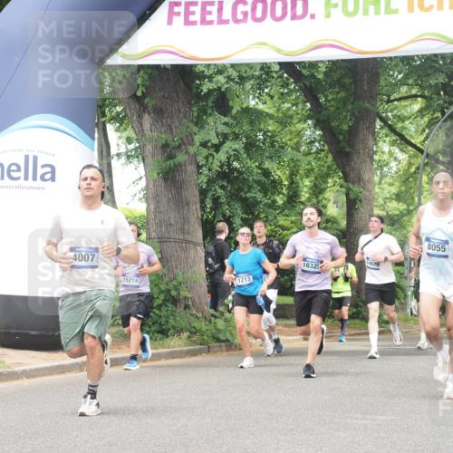 29.06.2025 - hella hamburg halbmarathon KatJ http://msf.ph/oto/8530115 29.06.2025 10:57:37 Zwischen KM18-KM19 1213, 2110, 4007, 8055 meine-sportfotos.de